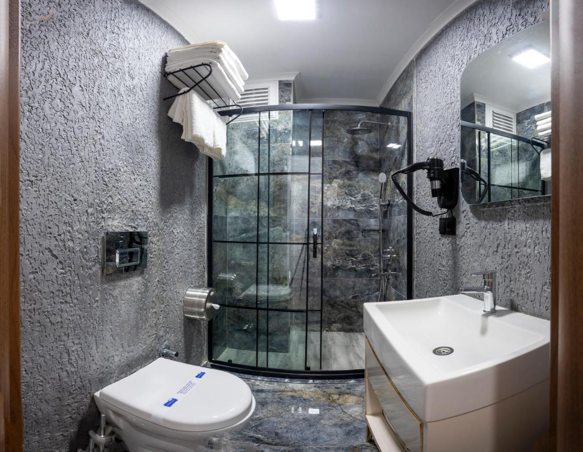 Luxury Airport Hotel By Zazzoni-Istanbul Airport Arnavutkoy Bagian luar foto