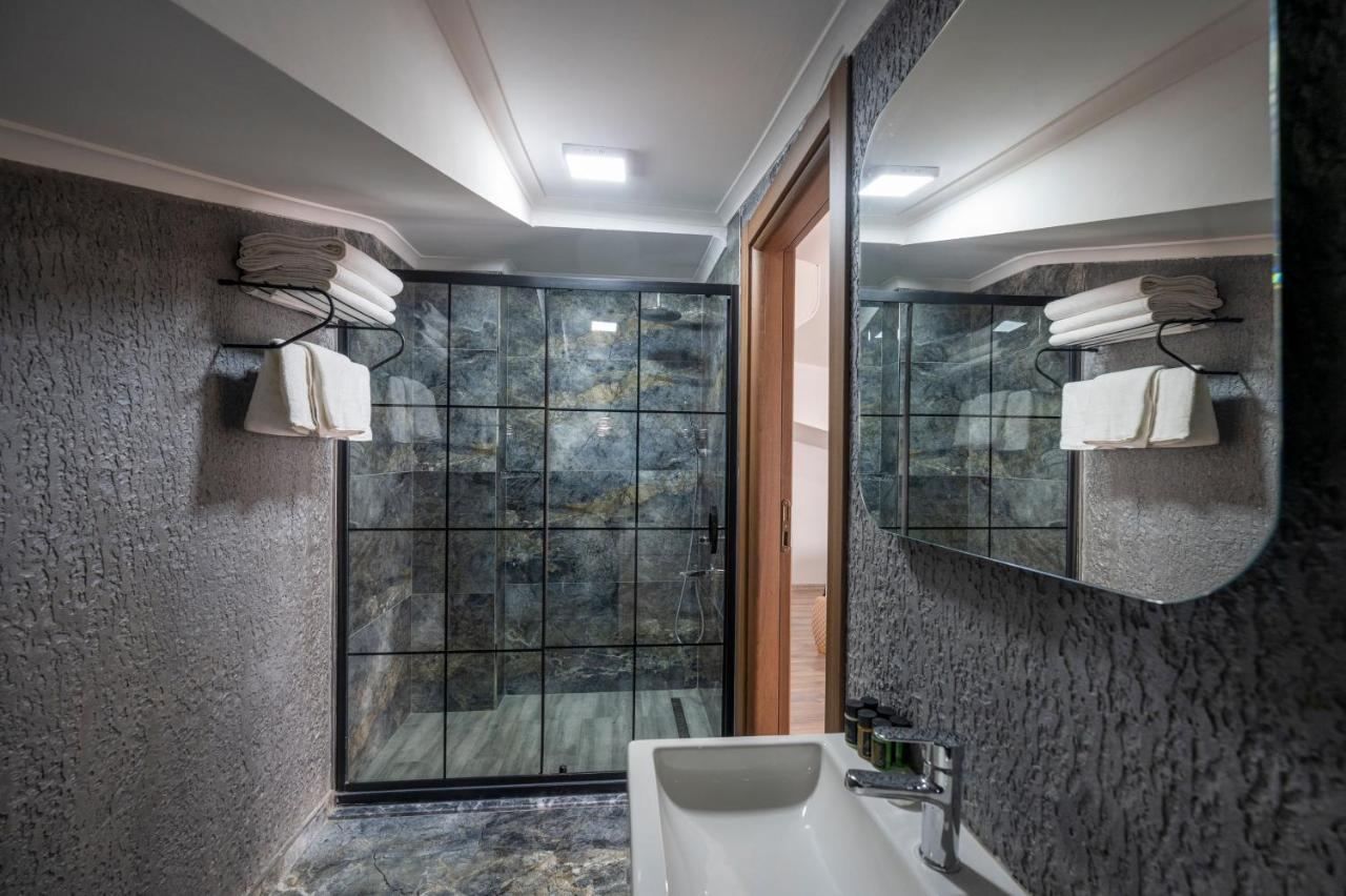 Luxury Airport Hotel By Zazzoni-Istanbul Airport Arnavutkoy Bagian luar foto