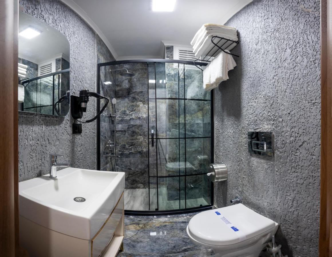 Luxury Airport Hotel By Zazzoni-Istanbul Airport Arnavutkoy Bagian luar foto